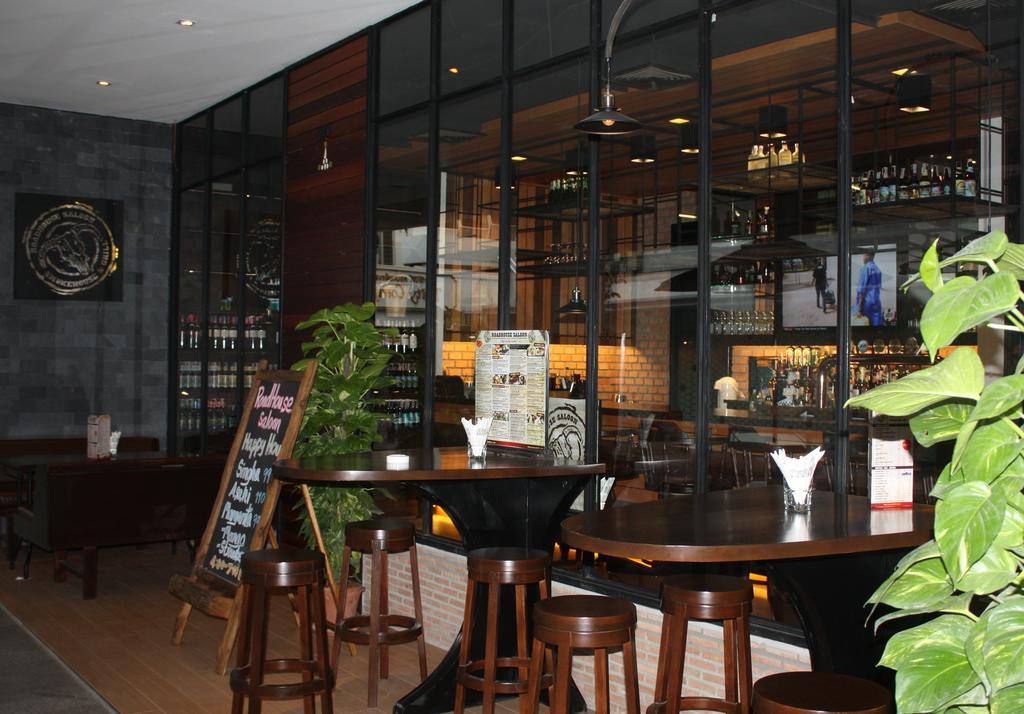 Trinity Silom Hotel Bangkok Dış mekan fotoğraf